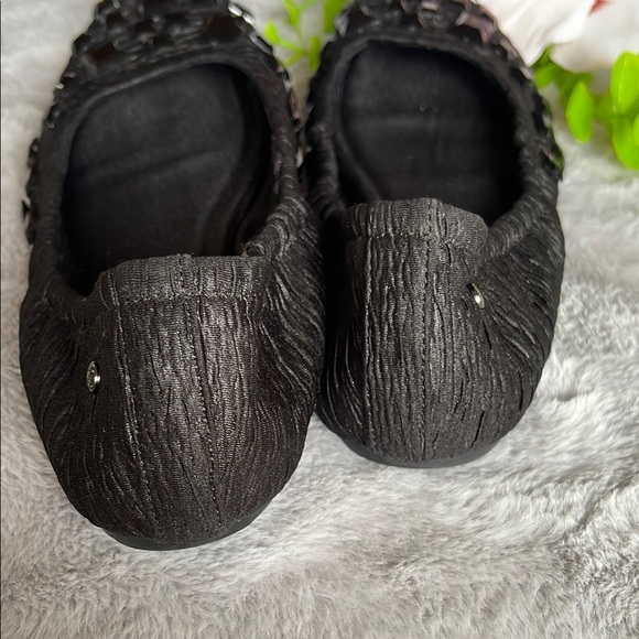 Simply Vera Vera Wang Black Flats with Woven Design - Picture 6 of 8